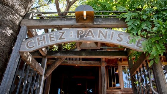 Modul în care Chez Panisse a reproiectat mese rafinate - și a schimbat modul în care mănâncă America