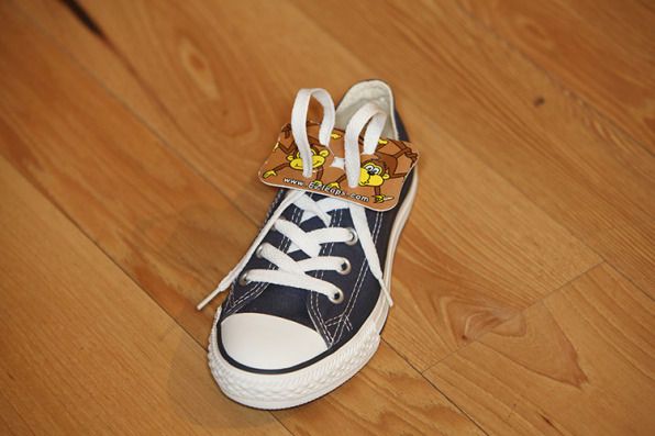 Jednostavan komad plastike koji uči djecu vezati cipele