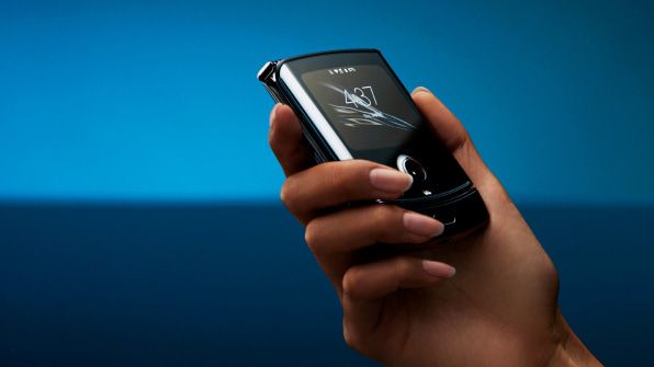 O novo telefone Razr dobrável da Motorola é um vislumbre tentador da era pós-iPhone
