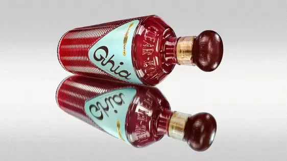 Ghia, o aperitivo sem álcool, tem uma garrafa redesenhada com nervuras para o seu prazer