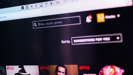 كيفية فتح الرموز لجميع فئات التلفزيون والأفلام في Netflix