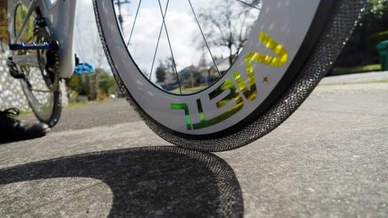 Esta empresa quer trazer pneus sem ar da NASA para sua bicicleta