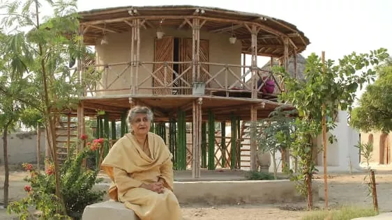 Pe fondul inundațiilor extreme din Pakistan, aceste adăposturi de bambus ieftine ar putea oferi ușurare