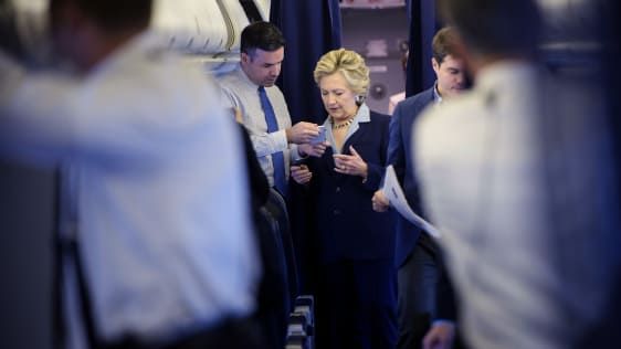 Hillary Clinton'ın Kampanya E-postaları Wall Street ve Suudi Arabistan'daki Duruşunu Açıklıyor