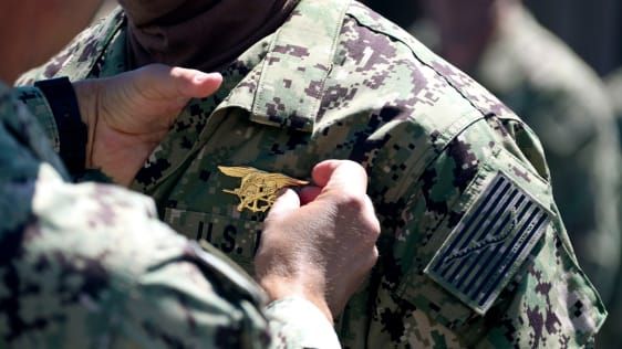 Aceste tehnici Navy SEAL vă pot ajuta să vă conduceți și să vă motivați echipa