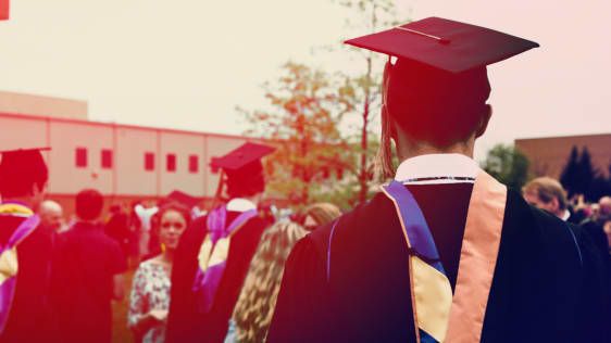 「GraduateTogether」とオバマの高校の卒業式の演説をテレビまたはオンラインで生放送で見る方法