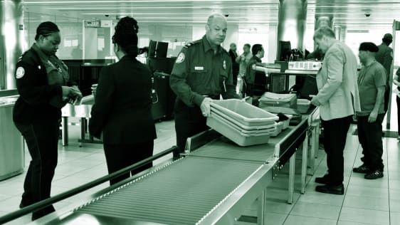 Voando com CBD: aqui está o que saber sobre as novas regras da TSA para viagens aéreas