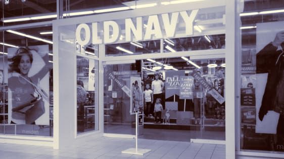 لماذا قتلت Gap Inc. خططها لفصل Old Navy وما تقوله عن الموضة السريعة
