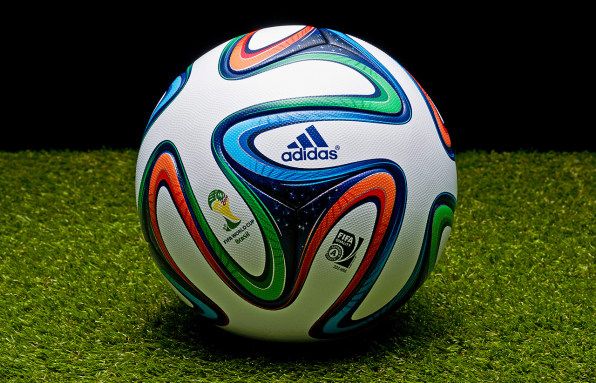 Adidas tiết lộ Brazuca, Quả bóng đá World Cup hai năm rưỡi được sản xuất