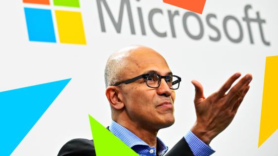 Microsoft sessizce teknoloji endüstrisinin zirvesine nasıl tırmandı?