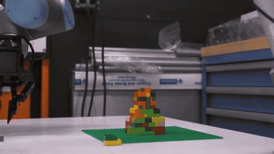 O robô de construção de modelos Lego da Autodesk é o futuro da manufatura