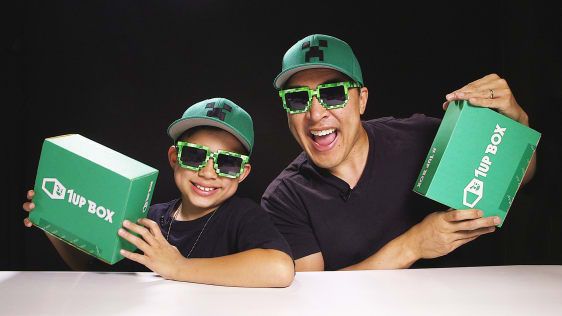 Conheça a equipe pai e filho ganhando US $ 1,3 milhão no YouTube