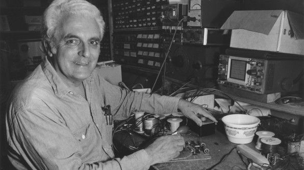 Como o pioneiro do sintetizador Bob Moog trouxe a música eletrônica para as massas